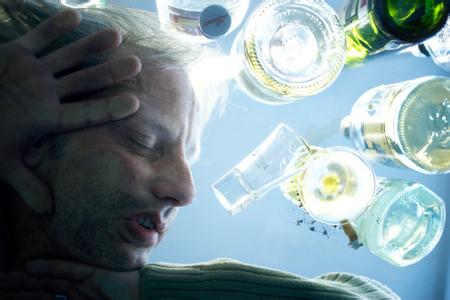 酗酒会导致阳痿吗？酗酒引起男性阳痿的病因是什么？